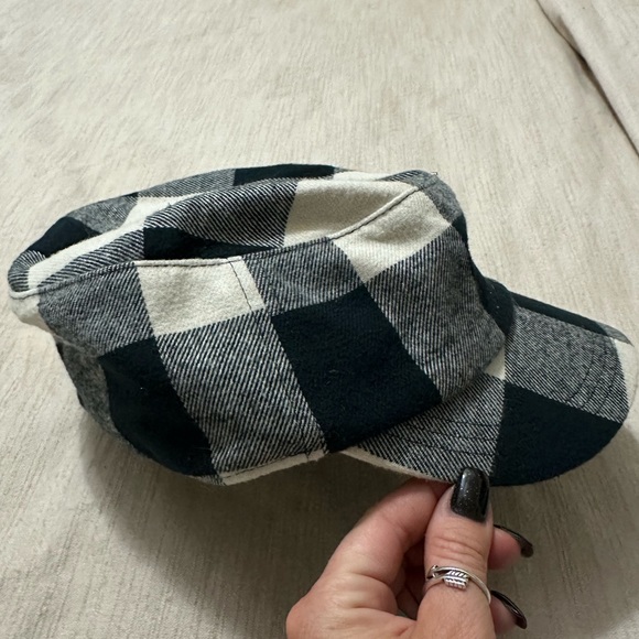 Women’s Plaid Puma Hat - Picture 2 of 6